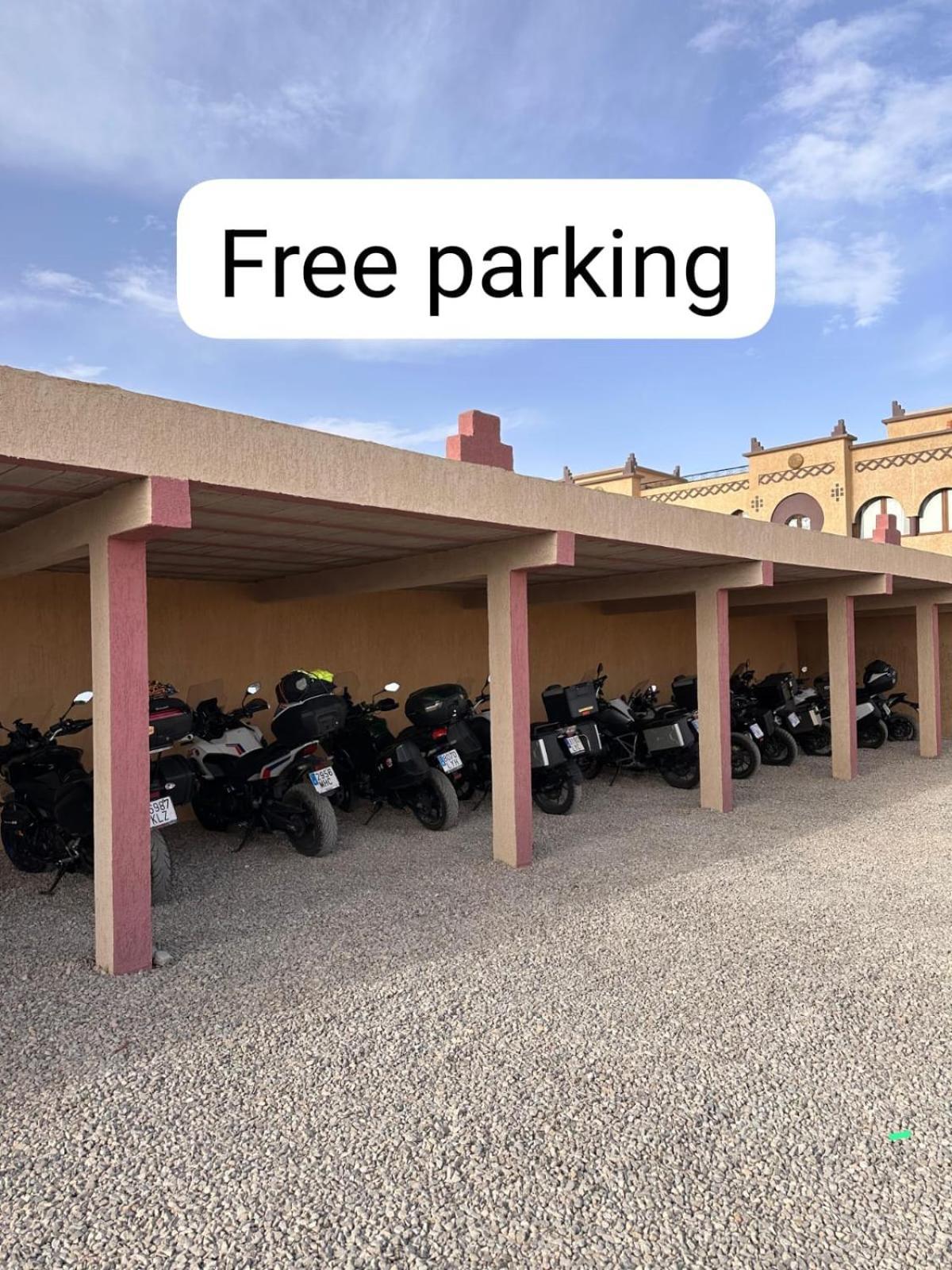 Traditional Riad Merzouga Dunes 外观 照片